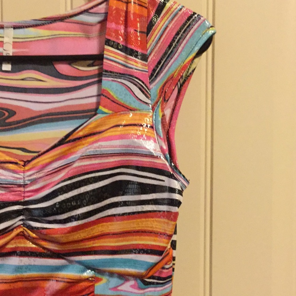 Fitted Top - Picture 2 of 4